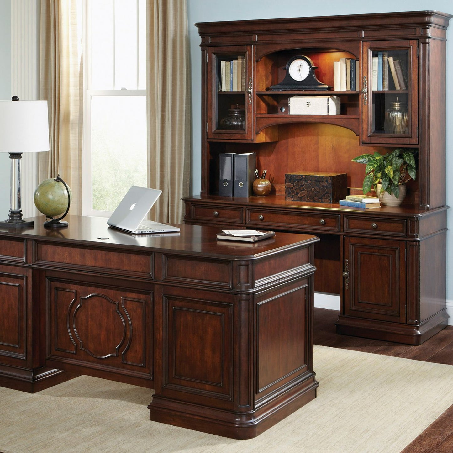 Brayton Manor - 5 Piece Jr Executive Set