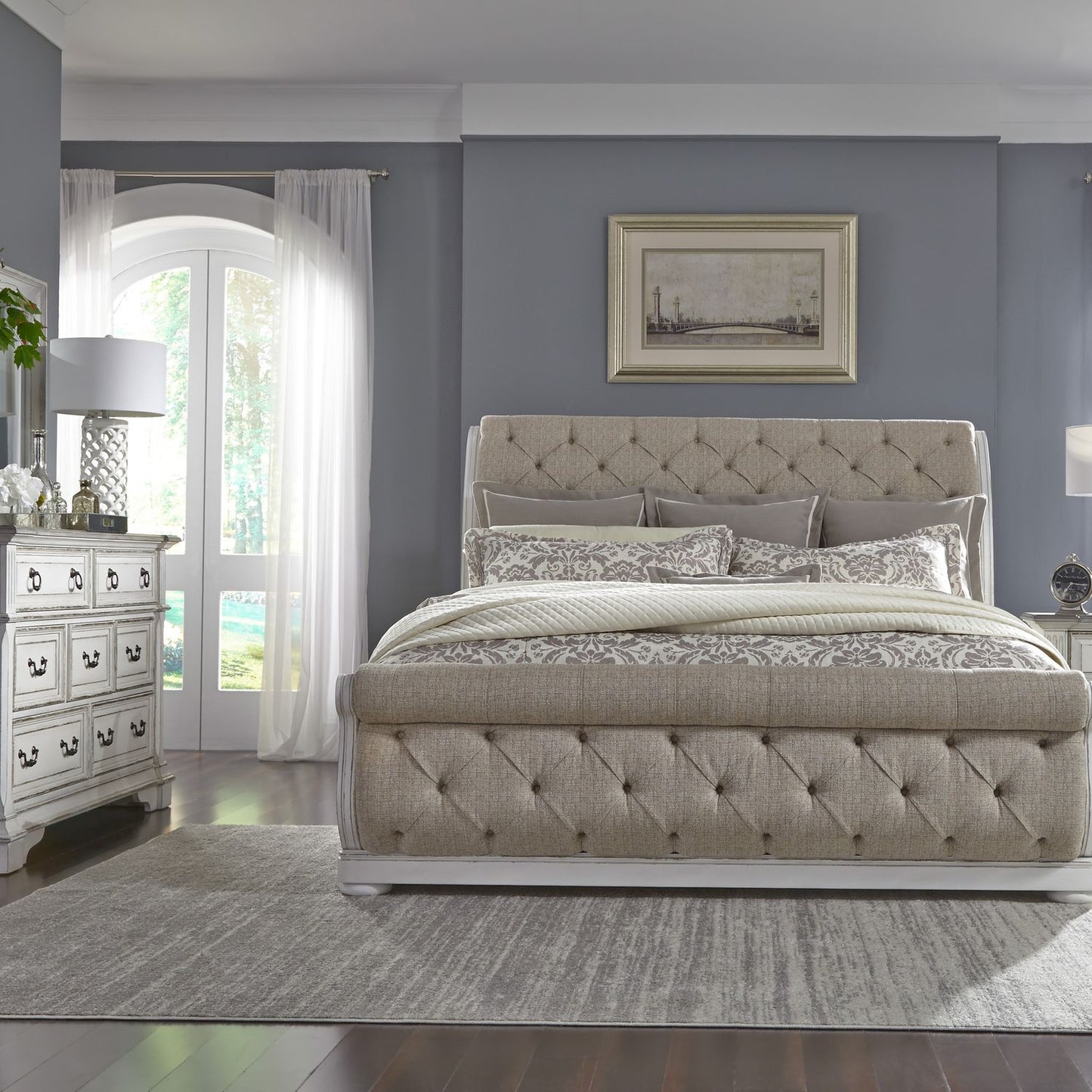 Abbey Park - King California Sleigh Bed, Dresser & Mirror