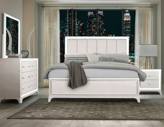 Cassie Queen Illuminating 4-Piece Glam Queen Bedroom Set