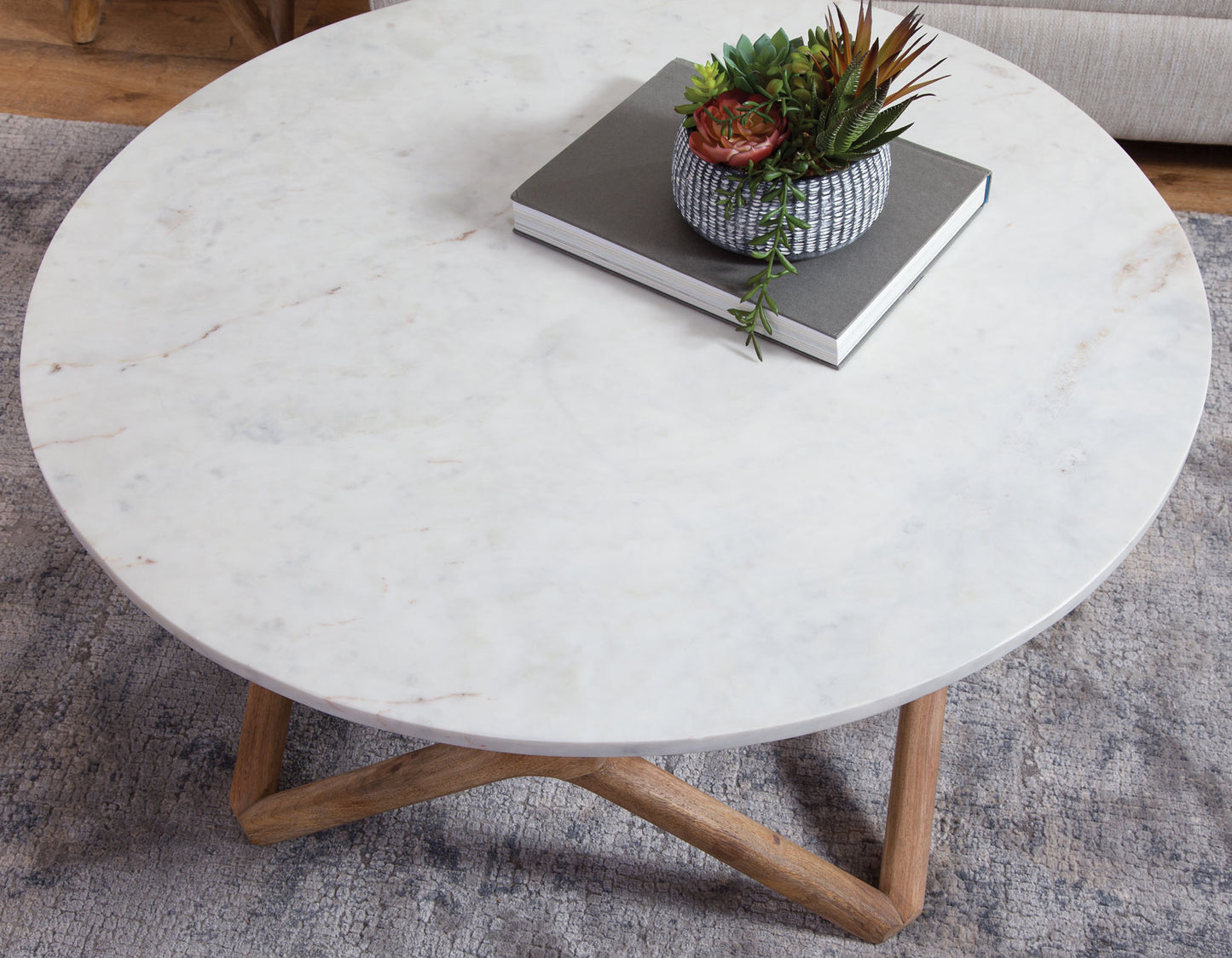 Wyman Banswara 20″ Round White Marble Top End Table