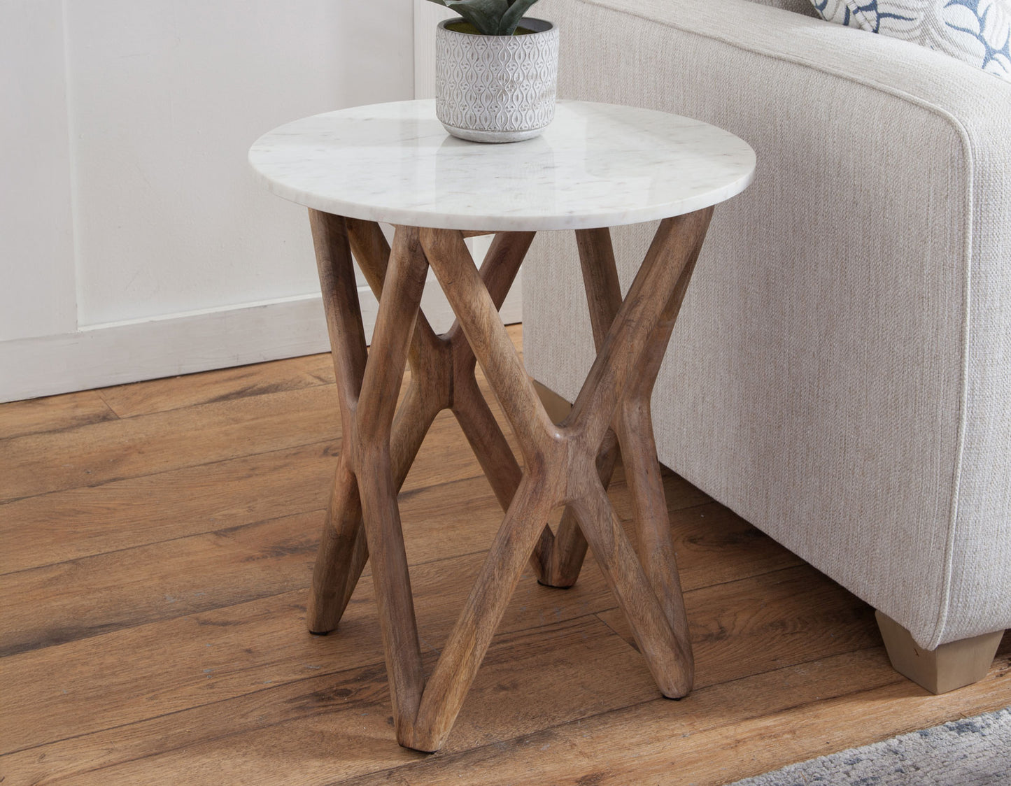 Wyman Banswara 20″ Round White Marble Top End Table